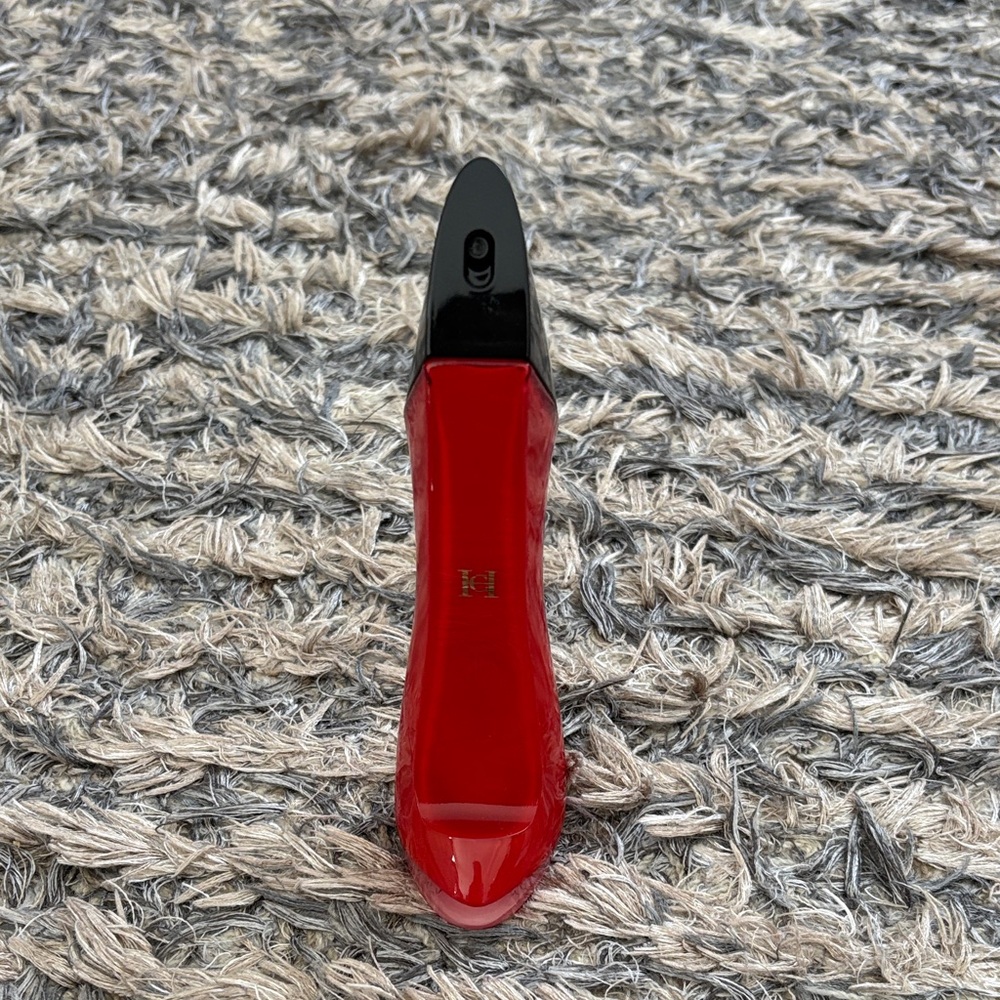 Elegant Red and Black Stiletto Heel Perfume - Picture 2 of 7